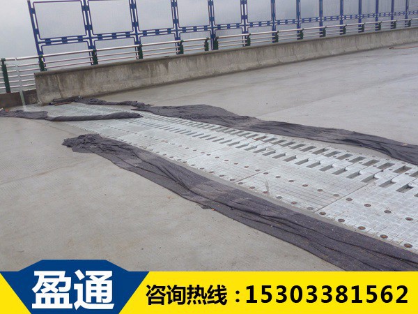 梳齒板式橋梁伸縮縫安裝 梳齒板式橋梁伸縮縫安裝