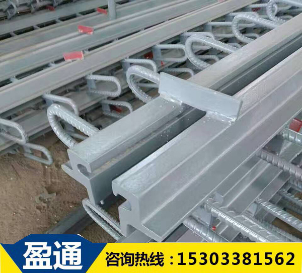 橋梁伸縮縫正常安裝是安裝到防撞墻內嗎