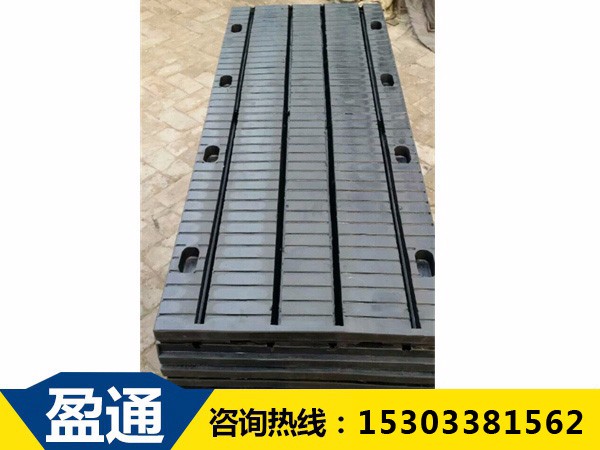 45型板式橡膠伸縮縫.jpg 45型板式橡膠伸縮縫.jpg